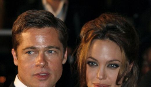 Vezi ce a declarat  Brad Pitt despre operaţia de mastectomie a Angelinei Jolie.