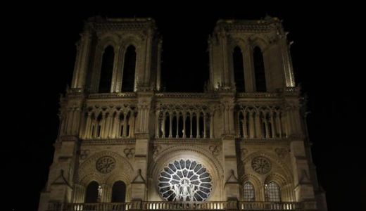 CELEBRARE: Liturghie în limba română, la Catedrala Notre Dame din Paris.