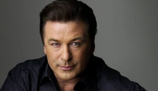 Contul de Twitter al lui Alec Baldwin a fost spart de hackeri pentru a doua oară în acest an.