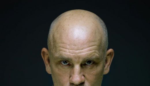 Actorul John Malkovich a salvat viaţa unui bărbat în Canada.