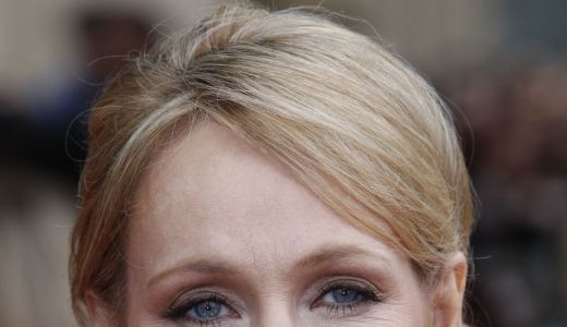 J.K. Rowling, supărată pe casa de avocatură care i-a deconspirat pseudonimul.