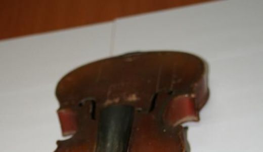 Iubeşti muzica clasică? Cât costă să înveţi să cânţi la pian.