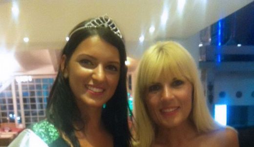 FOTO Elena Udrea, în juriu la un concurs de miss pe litoral. ...