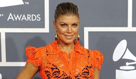 Cântăreaţa Fergie şi-a schimbat oficial numele şi prenumele.