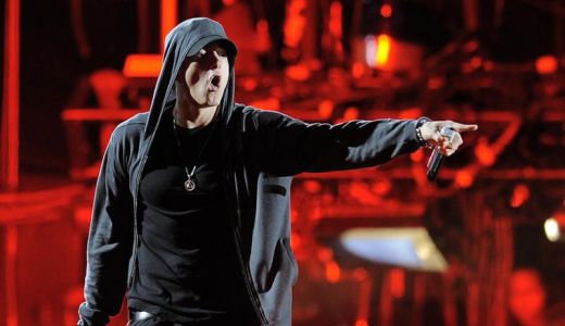 Marea întoarcere a lui Eminem. Rapper-ul lansează un nou album după trei ani de pauză.