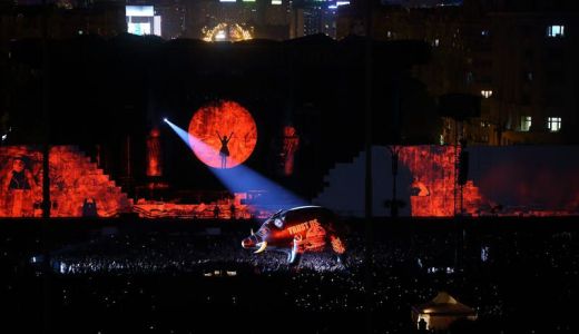 FOTO: REMEMBER: The Wall, spectacolul excepţional de muzică, lumină şi imagini a utilizat ...