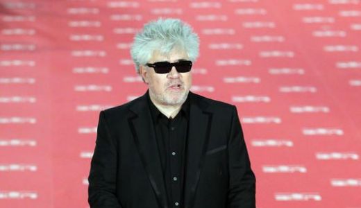 Pedro Almodovar denunţă "un plan de exterminare" a cinematografiei spaniole.