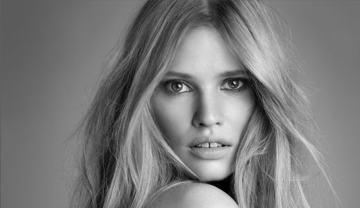 Lara Stone, noua ambasadoare L’Oréal Paris
