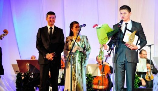 Trofeul Crizantema de Aur 2013 a fost câştigat de Alexandru Chiriac.