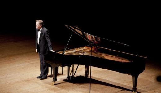 FOTO: Serile Lipatti se încheie săptămâna aceasta cu marele pianist Nikolai Demidenko.