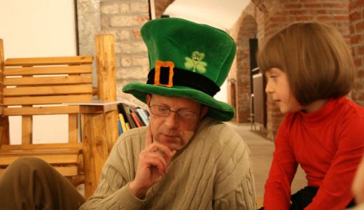 TEATRUL NATIONAL DIN BUCURESTI SI-A SCHIMBAT COSTUMUL PENTRU STAGIUNILE VIITOARE