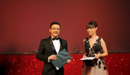 "Oamenii schimbarii" au urcat pe scena Superlativelor VIP  la Teatrul de Revista Constantin Tanase