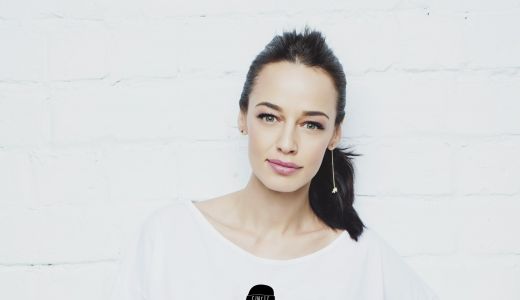 Andreea Raicu a lansat o noua colectie de tricouri