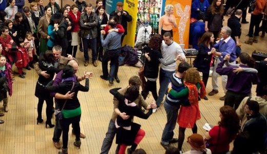 De 1 Martie se dansează Tango. La metrou.