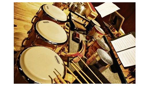 Percuţionişti din toată lumea, uniţi-vă!.