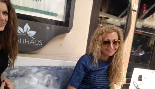 Anamaria Ferentz a scapat la tiramisu! Asa se indulceste vedeta intr-o zi calduroasa!