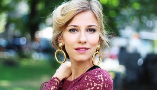 EXCLUSIVITATE! DANA ROGOZ: "Fiului meu ii cant toate melodiile de la Abracadabra!"