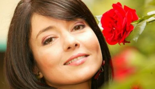 EXCLUSIVITATE! OANA SARBU: “CANT DIN PASIUNE, NU PENTRU BANI”