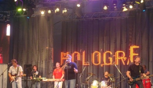 Holograf a cantat in Shanghai!