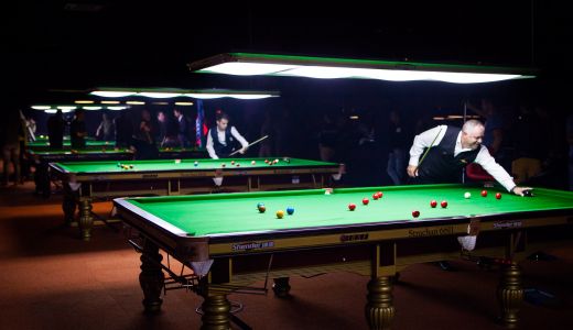 Julia Jianu si Augustin Viziru l-au provocat la duel pe campionul Stephen Lee