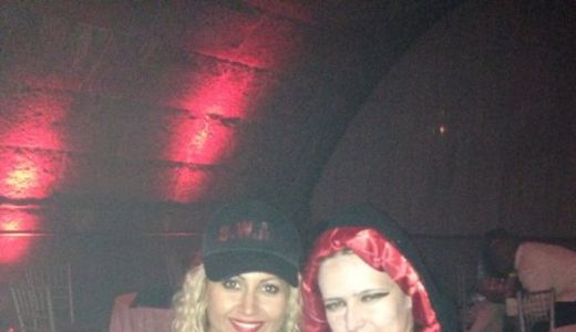 DE HALLOWEEN, ANAMARIA FERENTZ ISI COSTUMEAZA CATELUL!