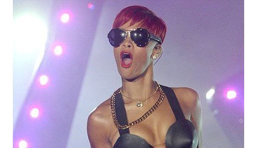 Rihanna isi petrece vacanta in Barados, impreuna cu mama sa