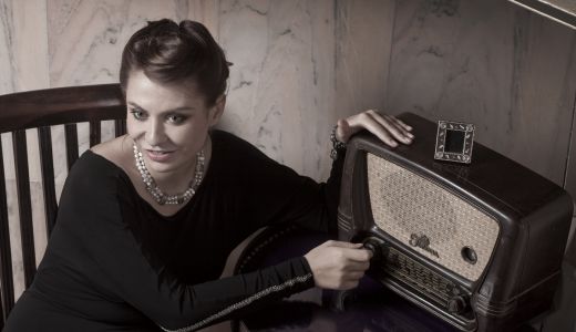EXCLUSIVITATE! ADINA BUZATU: "TREBUIE SA PRIVIM PARTEA PLINA A PAHARULUI!"