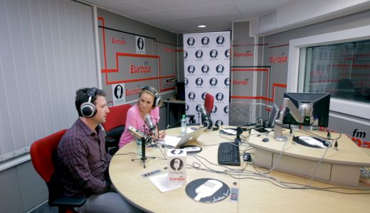 PREMIERA IN PIATA MEDIA: ANDREEA ESCA DEBUTEAZA "LA RADIO", LA EUROPA FM