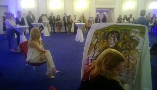 Artista Angela Berneanu a pictat-o live pe actrita Crina Matei