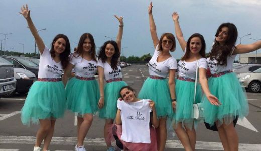 Ca in filme! Ce surpriza i-a facut Carmen Negoita verisoarei sale pentru Petrecerea Burlacitelor!