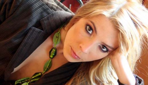 MARIA RADU CANTA DE ZIUA FRANTEI!